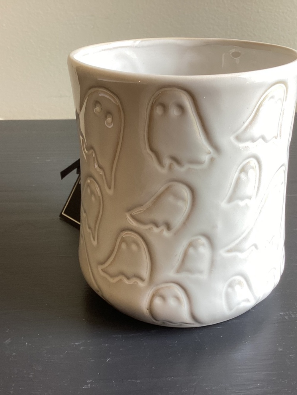 NWT Cobwebs & Cauldrons White Ghosts Embossed Ceramic Coffee Mugs Beige 20oz - Picture 2 of 5